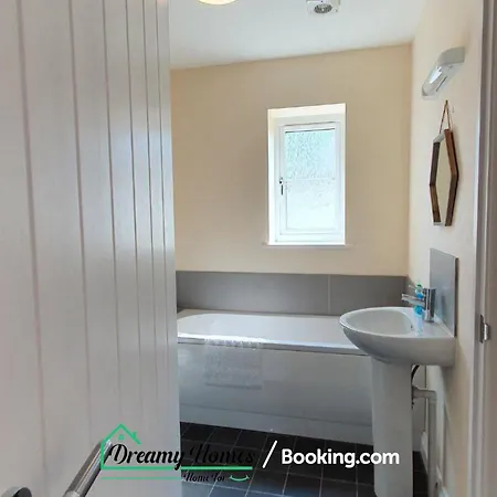 Beach Braunton Spacious 3 Bed House By Dreamy Homes Short Lets & Serviced Accommodation Free Parking Exterior photo