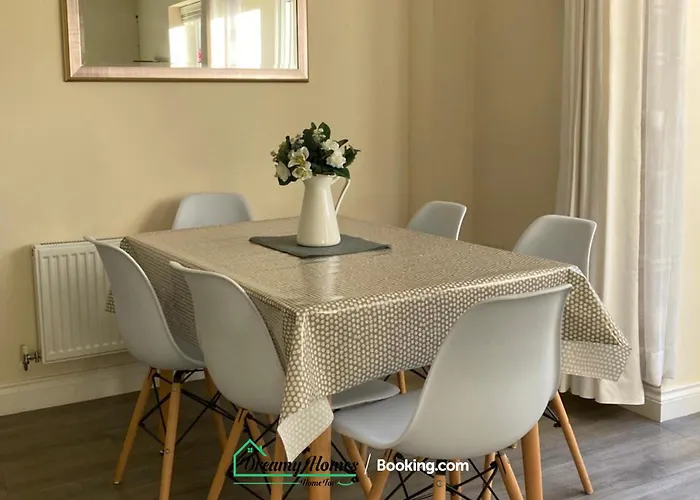 Beach Braunton Spacious 3 Bed House By Dreamy Homes Short Lets & Serviced Accommodation Free Parking