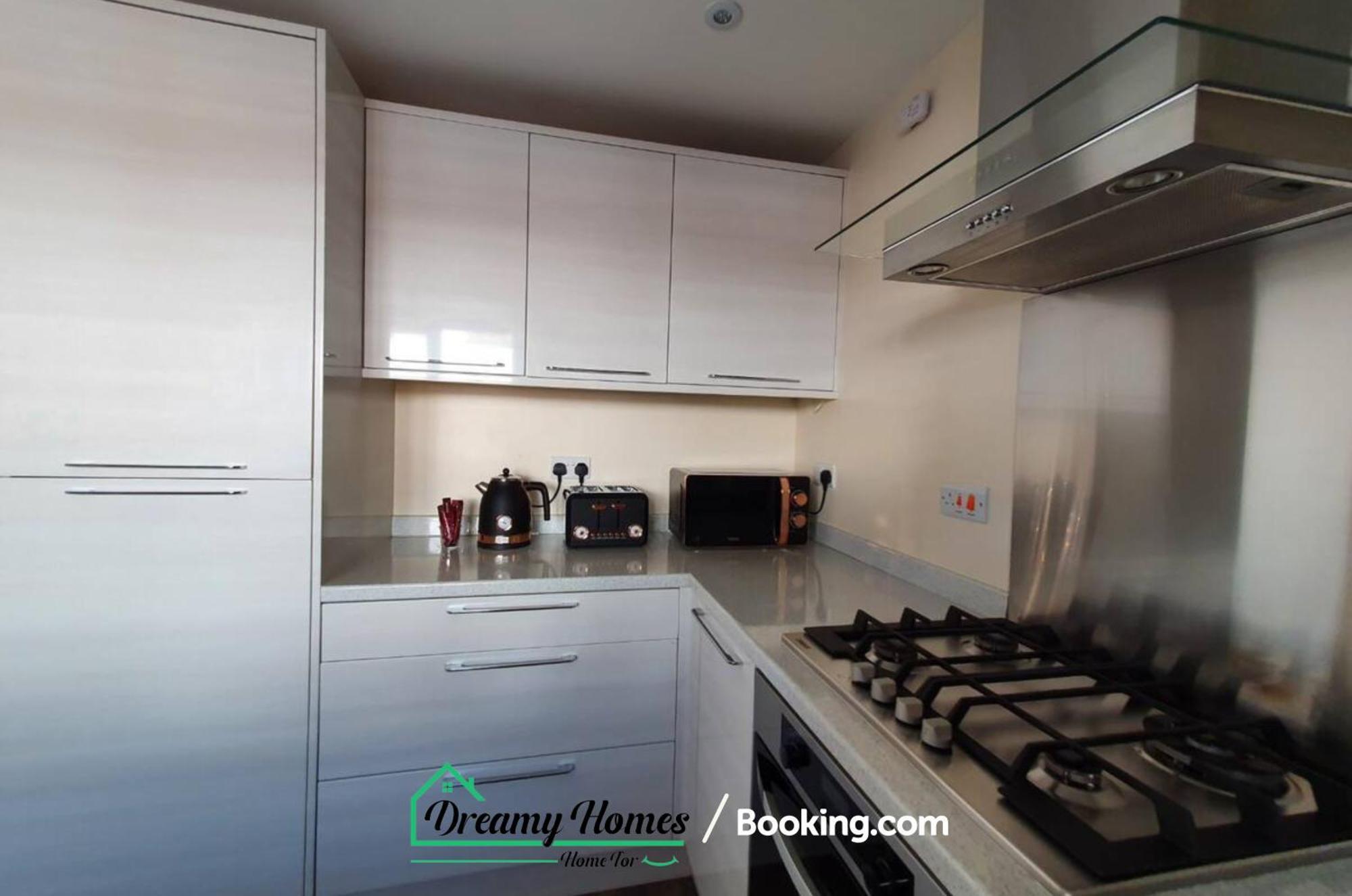 Spacious 3 Bed House By Dreamy Homes Short Lets & Serviced Free Parking * Braunton